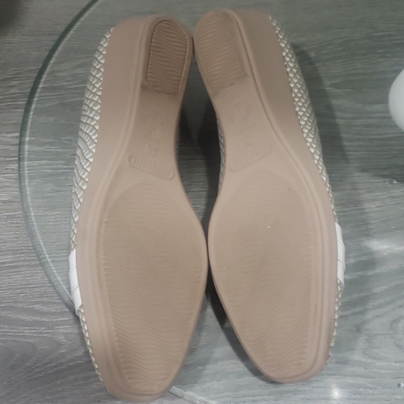 Piccadilly Low Wedge Heel Shoes - Picture 6 of 8